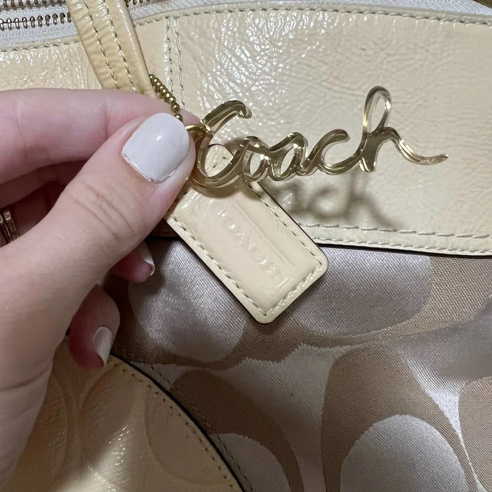 Coach Laura‎ Signature Large Tote Bag